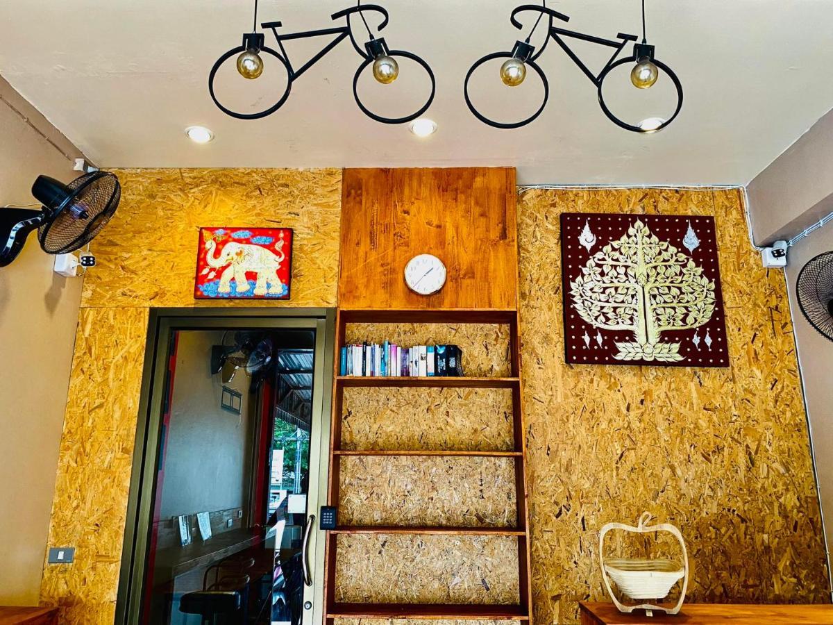 Frutta Hostel Patong Dış mekan fotoğraf